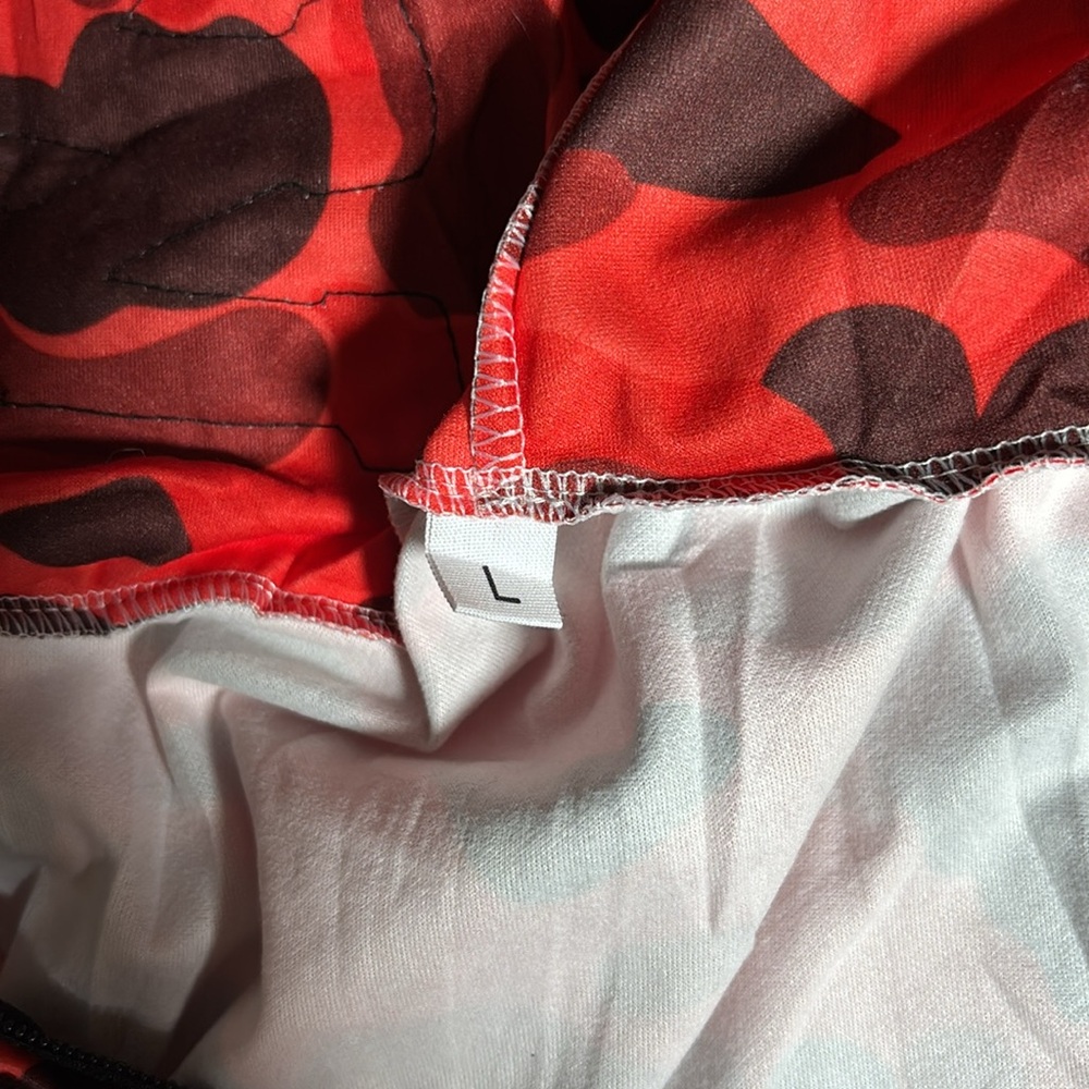 Kids large Red Camo Shark Hoodie - Picture 6 of 8